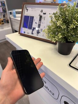 iPhone 15 Pro 128GB Černý titan Záruka - 2