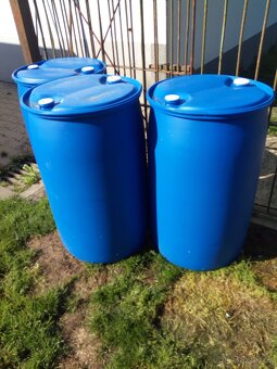 Plastové sudy 220 litrů - 2