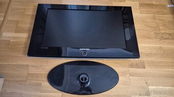 TV Samsung 65 cm, ulomený podstavec - 2