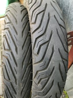 Prodám sadu 2ks motopneu michelin - 2