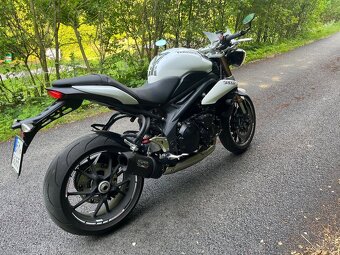 Triumph speed triple 1050 - 2