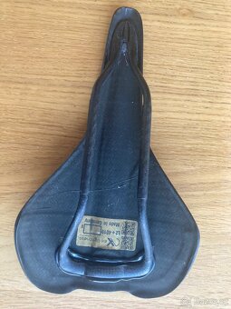 sedlo AX Lightness Leaf Plus 3K 140 - 2