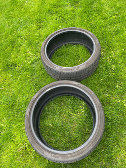 2 ks letní pneu Pirelli P Zero 225/35/19 88Y DOT 2122 - - 2