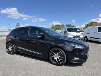 Ford Focus ST 2,0 184KW,Kůže,KeyFree,Recaro,Xenon,Winterpake - 2