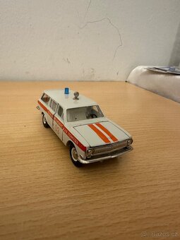 GAZ-24 Volga Sanitka 1:43 - 2