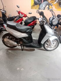 Aprilia Sportcity 200 - 2