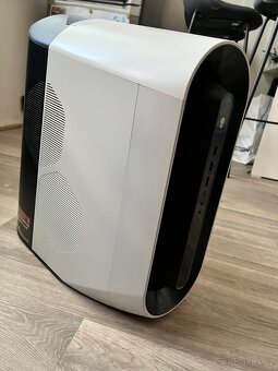 Výkonný herní PC – Alienware Aurora R10 komplet přestavený - 2