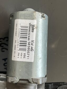 Motorek zadního stěrače 5E5 955 711 VW AG - 2