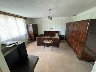 Dům ke kompletní rekonstrukci, pozemek 1704m - 2