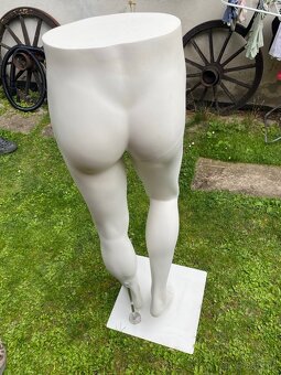 Figurina , torzo nohy - 2