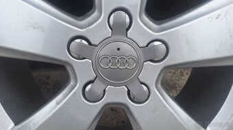 Prodám alu kola audi r17 zimní pneu - 2