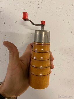 Starožitný Mlýnek Na Pepř - 2