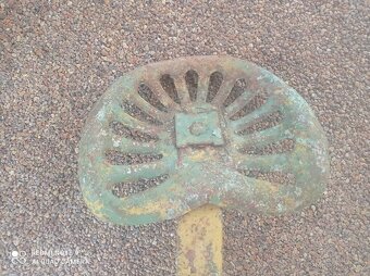 Sedačka na zemědělský stroj - 2