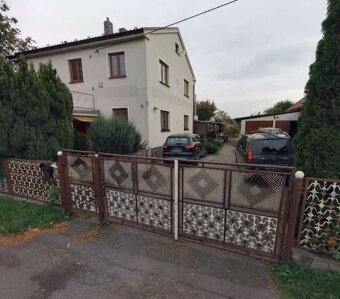 1/4 podíl na R.D. č.p. 43 a pozemcích, LV 190 v kat. úz. Pod - 2