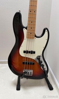 Fender JazzBass 4 strunný, kupován v MUSIC CITY - 2