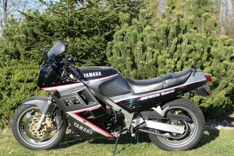 Yamaha FZ 750 - 2