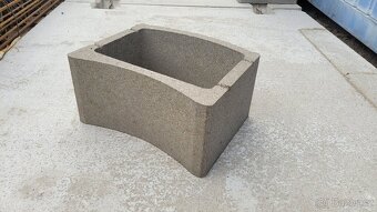 Svahová tvárnice 400x330x200 - 2