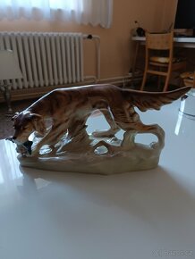 Porcelánová soška lovecký pes - 2