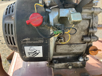 Motor z vybrační desky - 2