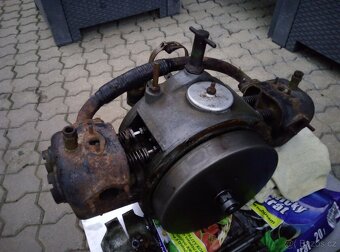 Stabilní motor Boxer cca.1925 - 2