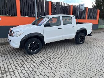 Toyota Hilux 2.5 TD naj: 69837 km - 2