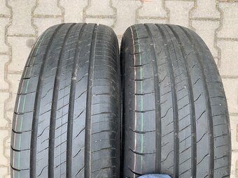 215/60/17 96H Goodyear - 2