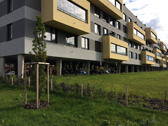 téměř nové 1+kk: 45 m2, 3.patro z 5, kryté parkov. stání - 2