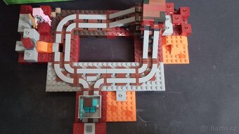 Lego Minecraft 21130 Podzemní železnice - 2