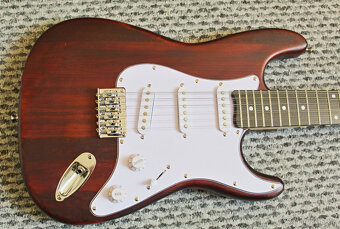 Eletrická 12-ti strunná kytara Stratocaster - 2