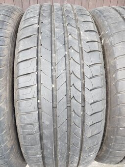 215/60 R16 Good year - 2
