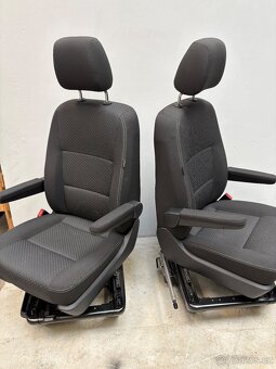 Sedadla Otočné Vw California T6 přední Výborný stav - 2