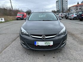Opel Astra J 1,6, 2013, tažné zařízení, 17" kola - 2