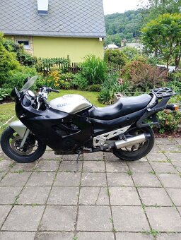 Suzuki GSX 750 F GR78A - 2