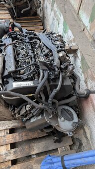 CKFC 2.0 TDI Škoda Volkswagen díly motoru - 2