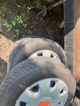 Zimní kola Nokian 185/65/15 Dacia 4x100 - 2