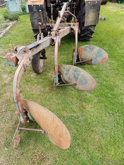 Pluh za traktor, 3 radličný Roudnický PH 434 - 2
