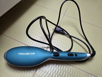 Žehlící kartáč na vlasy od Roventy - 2