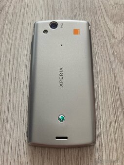 Sony Xperia Arc S - 2