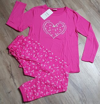 Dívčí pyžamo. Vel.158/164. - 2