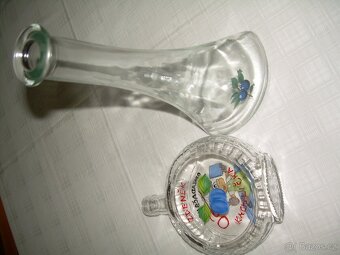 láhve 0,5l a 1lt s uzávěrem, plucky (placatky) 0,2l - 2