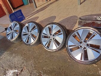 Alu kola Enyaq Regulus r19 - 2