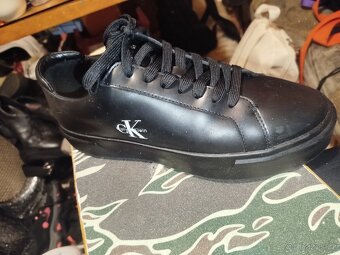 Calvin Klein vel.41 černé zánovní - 2