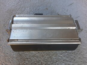 Airbag spolujezdce, VW Golf 4 - 2