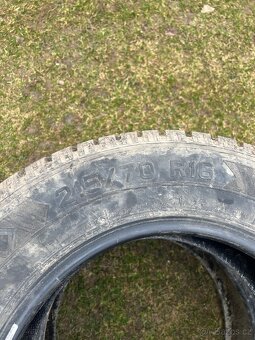 Zimní pneu 215/70/16 - 2