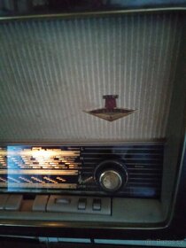 Starožitné rádio v dobrém stavu - 2