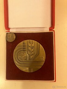 Prodám medaile Z dob ČSSR. - 2