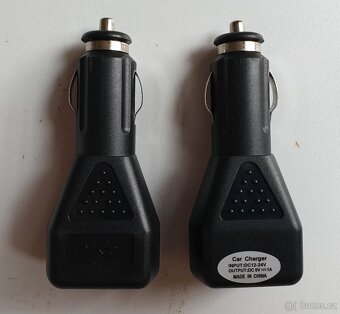 2x universální USB nabíječka do auta 1A funkční - 2