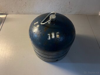 Plynová bomba 2kg, prázdná, cena 200Kč. - 2