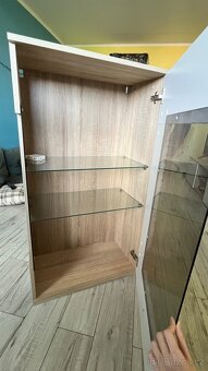 Skříňka / vitrína - 2