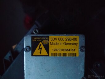 VW T5 pravý xenon originál - 2